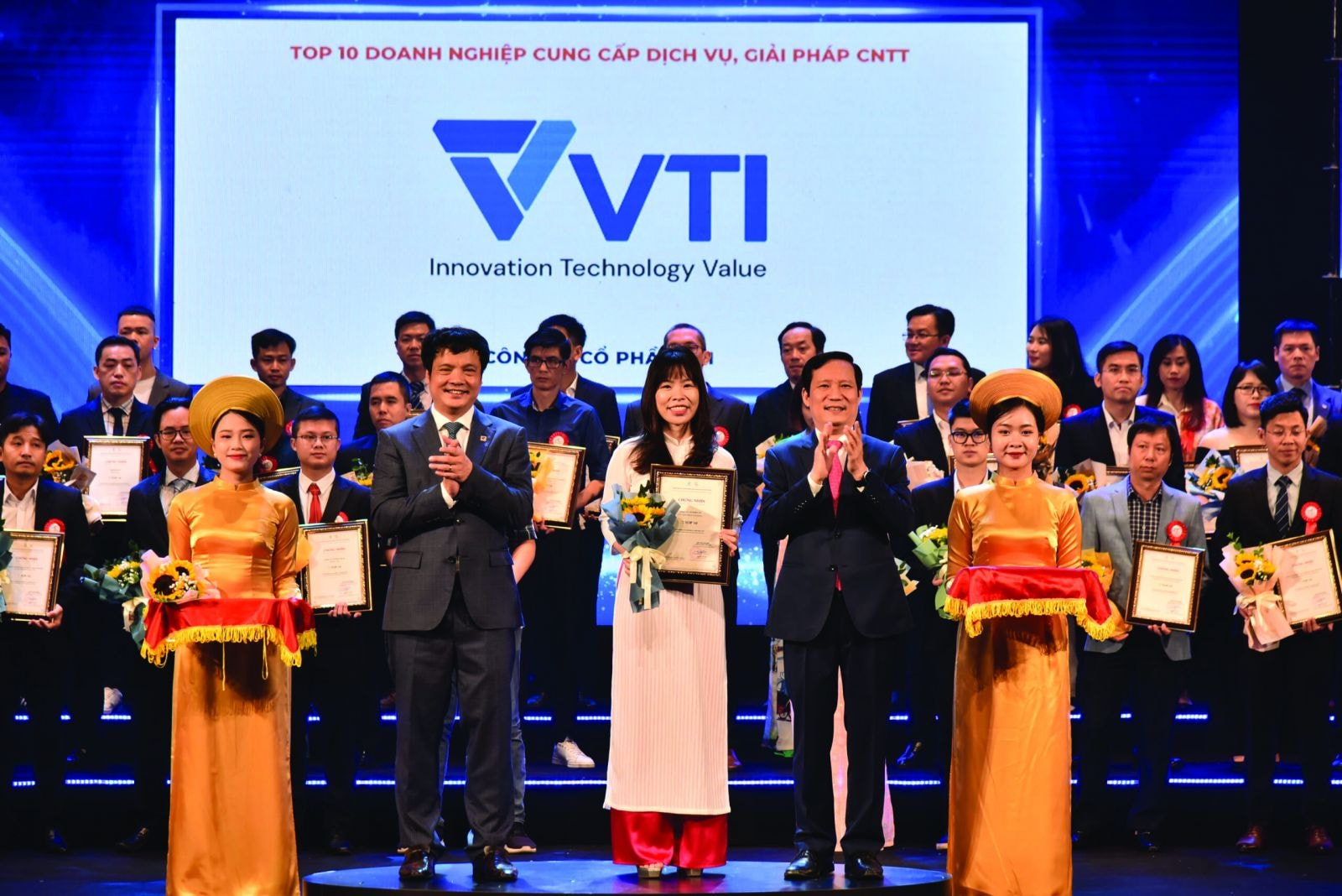 VTI lọt top 10 doanh nghiệpp/cung cấp dịch vụ, giải pháp CNTT