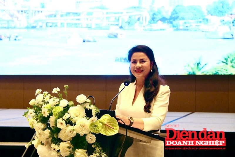 ba-tran-thi-hoang-mai.jpg