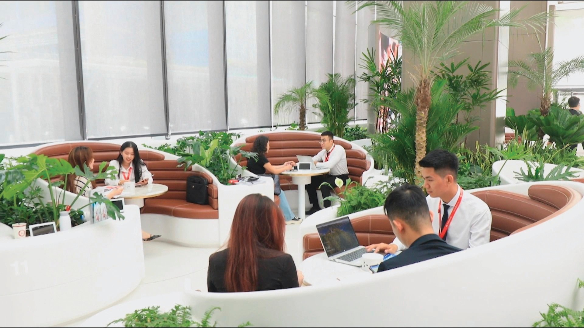 Các ngân hàng cắt giảm nhân sự ở vị trí cũ, truyền thống, nhưng sẽ có nhu cầu lớn đối với các nhân sự phù hợp các sản phẩm, dịch vụ mới, hướng đến phục vụ khách hàng số.
